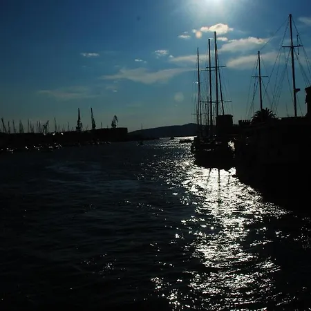 Maria 3* Kastela