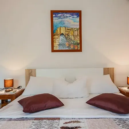 Maria Guest house